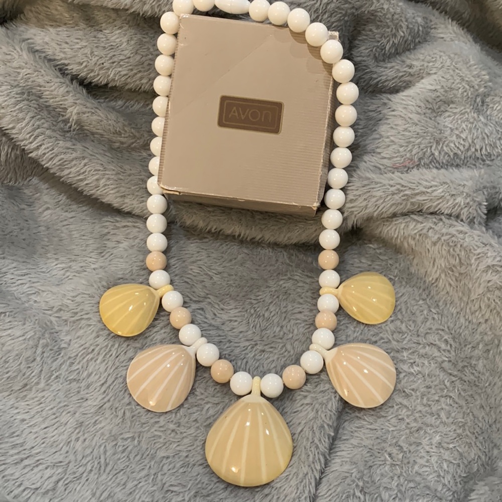 Vintage Avon Seashore Necklace New In Box 18”